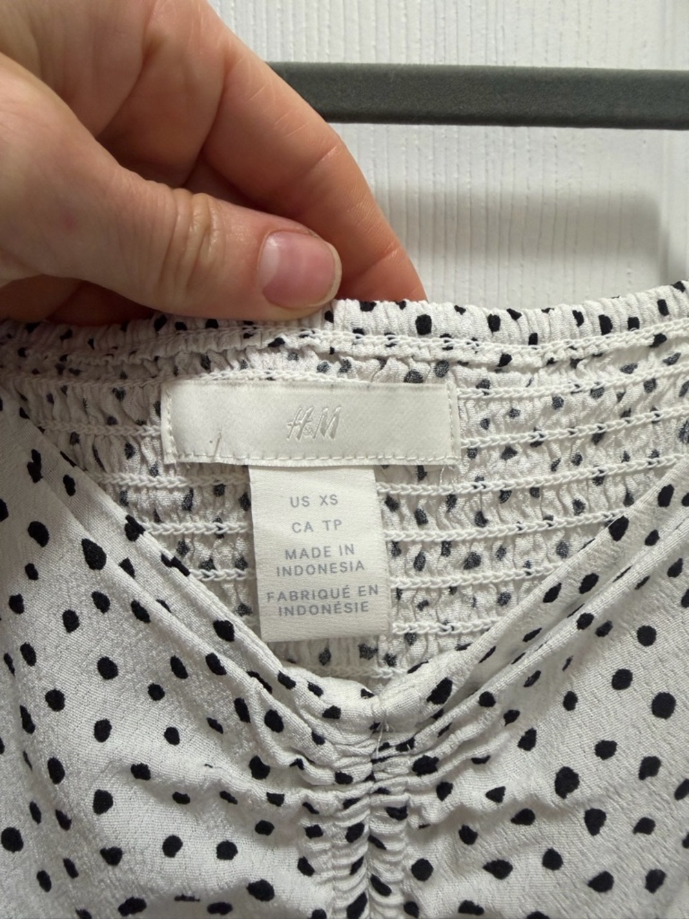 H&M White Ruched Top - Picture 2 of 3